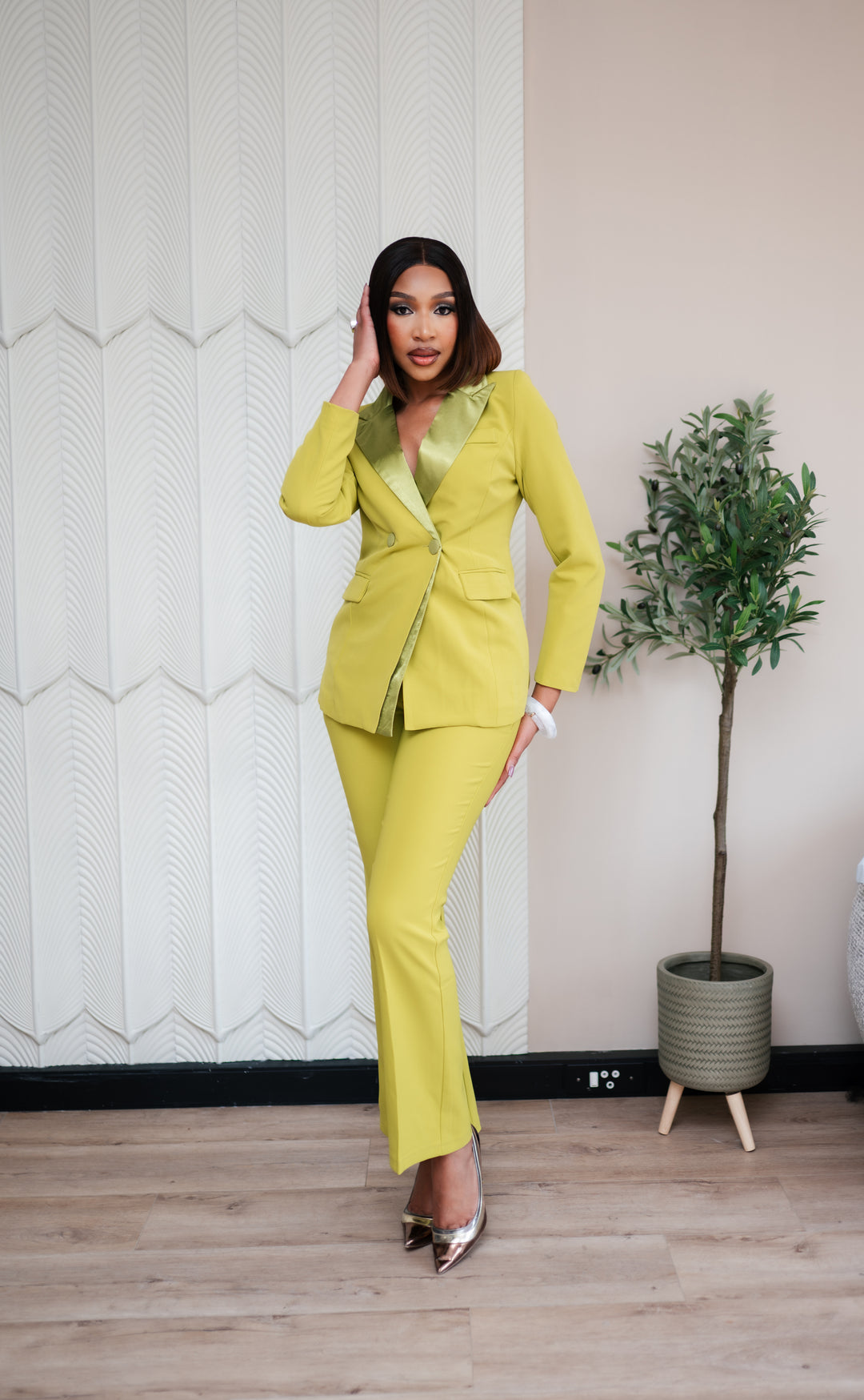 Duchesse Girasole Suit
